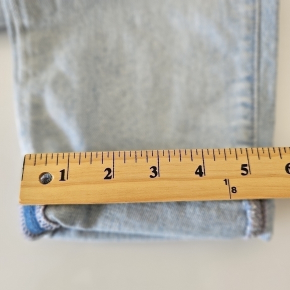 🆕️ Arizona Jeans High Rise Mom Jean Semi- Relaxed fit with tapered leg - Picture 7 of 9